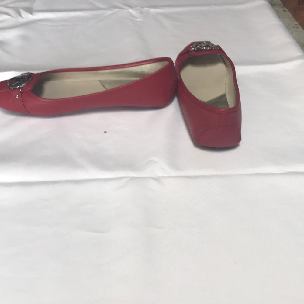Shoes - Picture 2 of 3